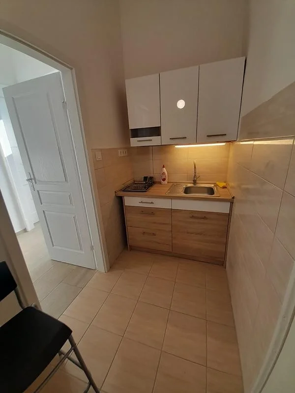 Kiadó belvárosi iroda Pécsen - Kép 4