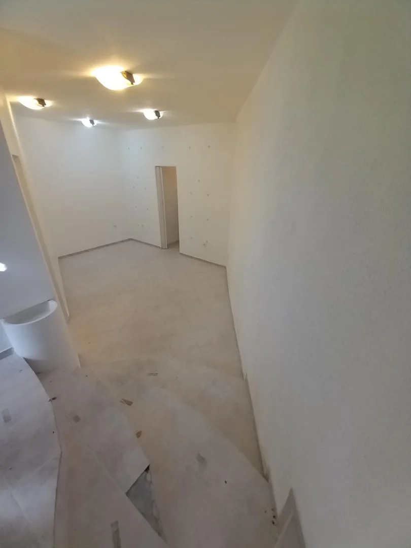 Pécs belvárosában utcafronti üzlethelyiség eladó - Kép 4