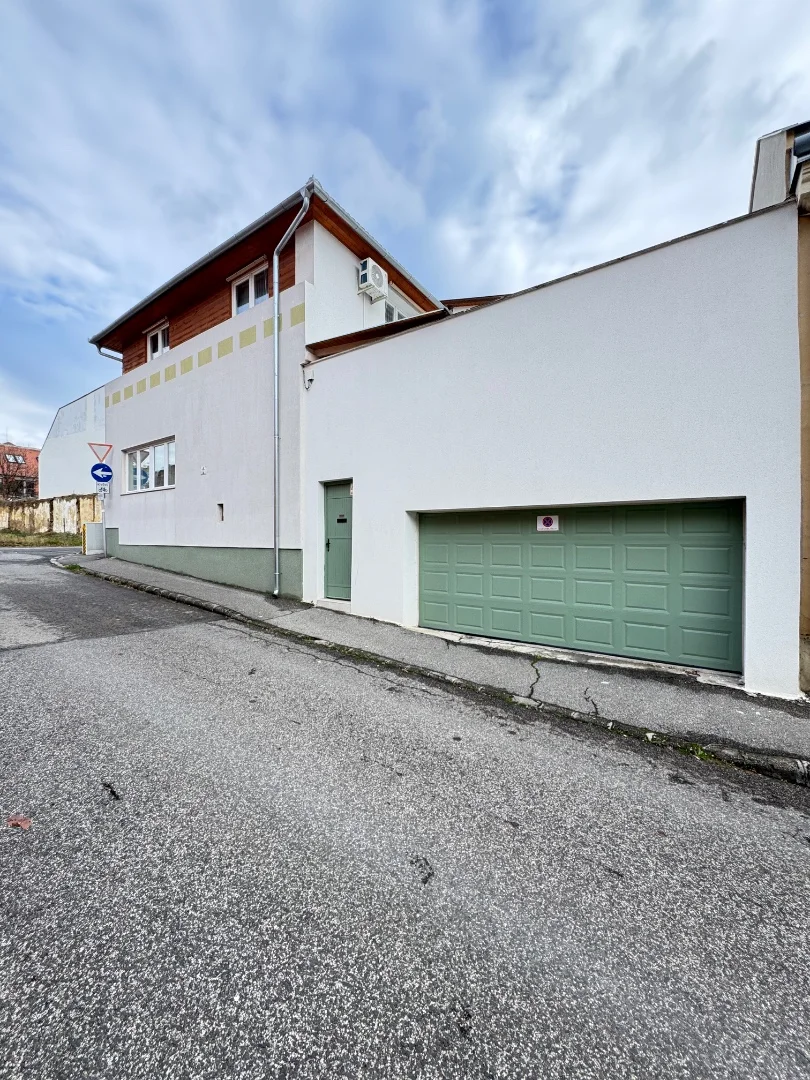 Belvárosban 5 hálószobás családi ház