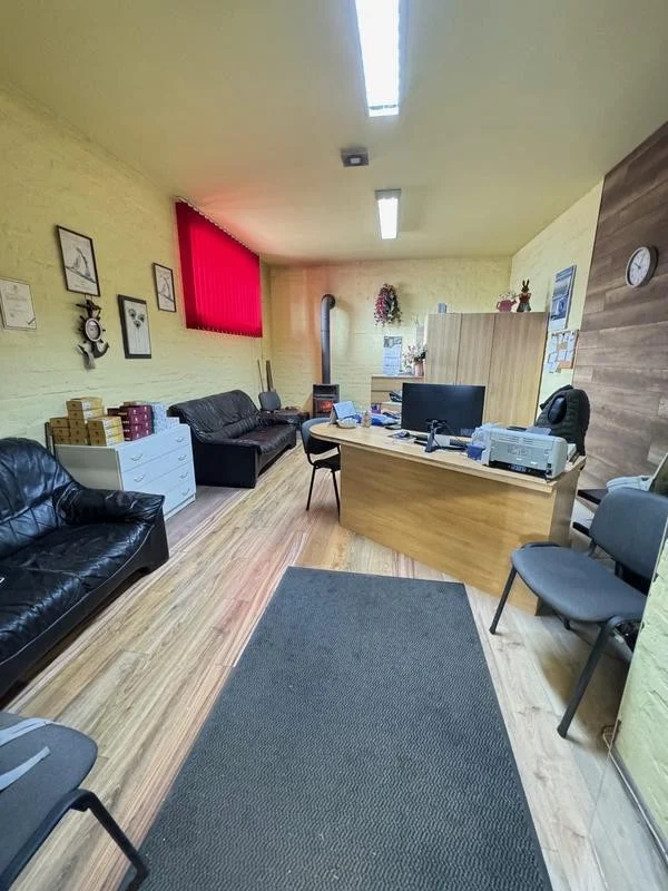 KIADÓ ÜZLET - RAKTÁR - IRODA - Kép 2