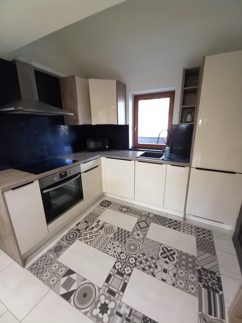 Pécs történelmi belvárosában 3 hálós felújított lakás - Kép 11