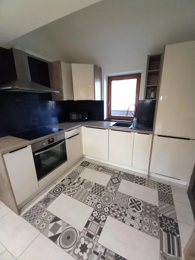 Pécs történelmi belvárosában 3 hálós felújított lakás - Kép 11