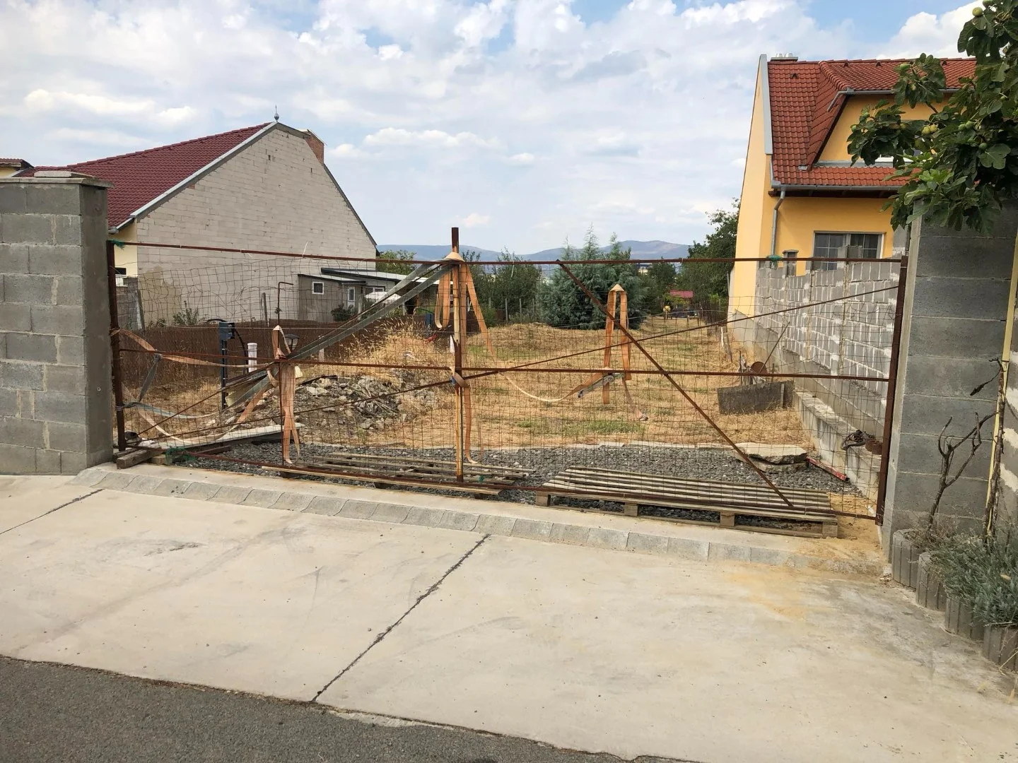 Rózsadombon építési telek eladó - Kép 2