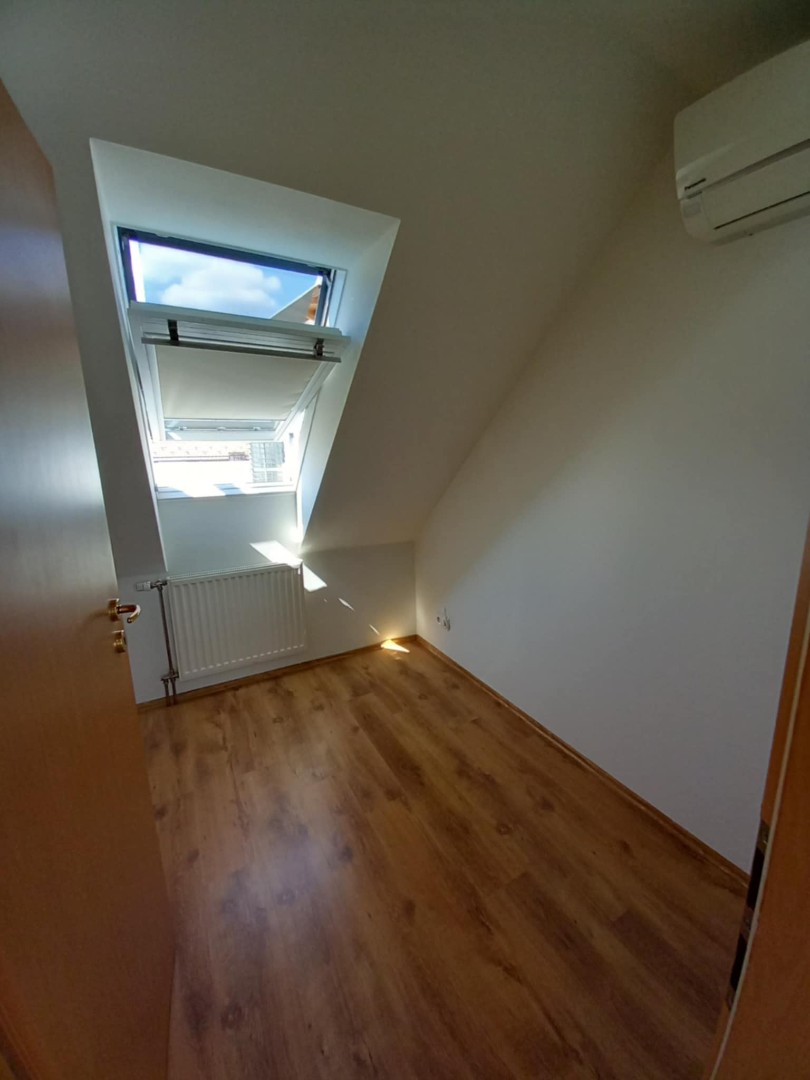 Pécs belvárosában a Barbakán téren 2 hálós lakás kiadó - Kép 7