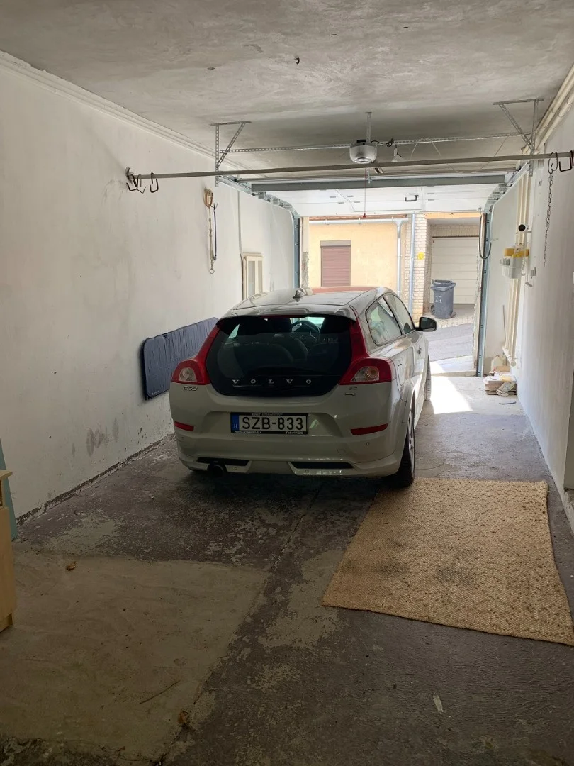 Pécs Egyetemvárosában felújított, szigetelt, kertkapcsolatos, teraszos, garázsos, dupla komfortos, klímás, gázfűtéses téglalakás eladó! - Kép 14