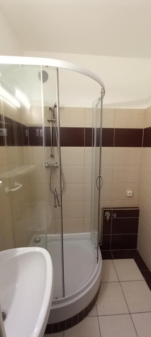 Eladó 2 szobás, azonnal költözhető lakás Pécs-Kertvárosban! - Kép 4