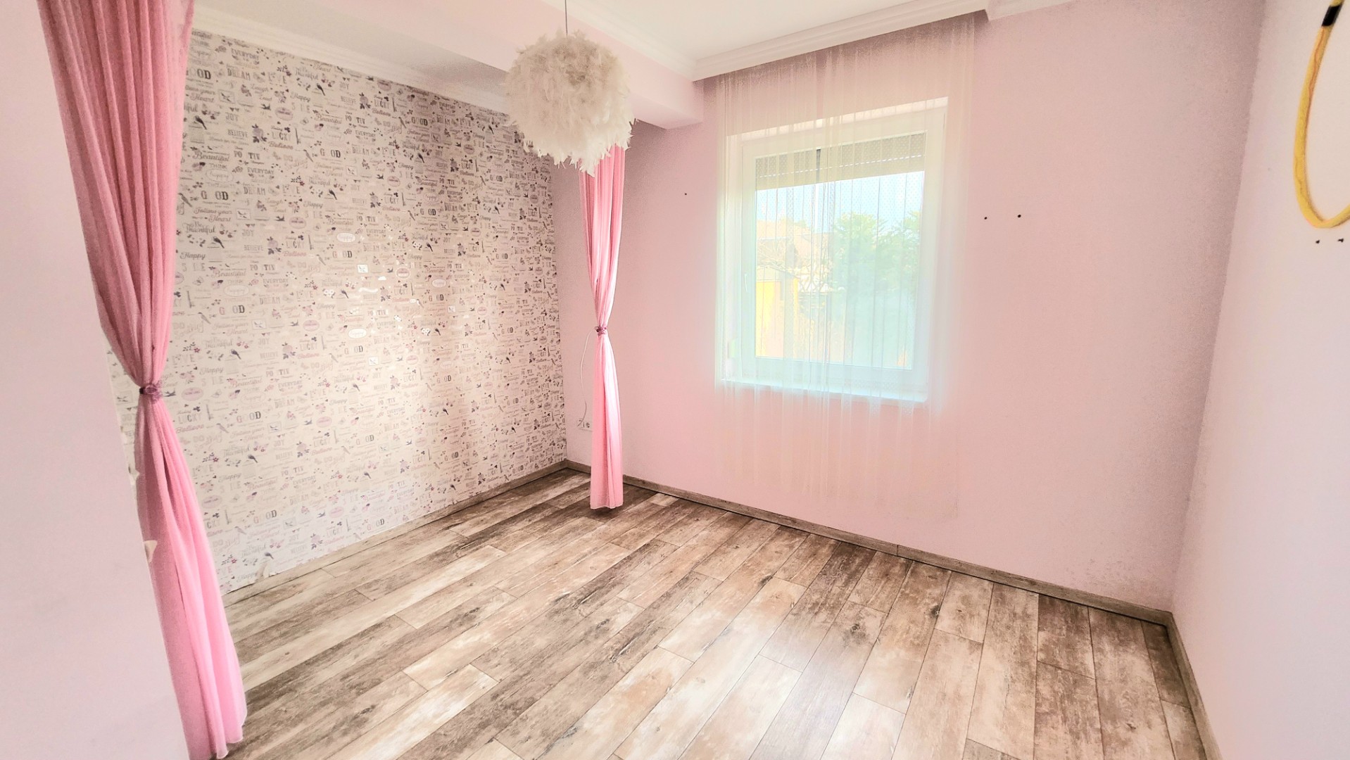 Eladó igényes családi ház Dunavarsányban – tágas terek, gondozott kert, kiváló elhelyezkedés! - Kép 8