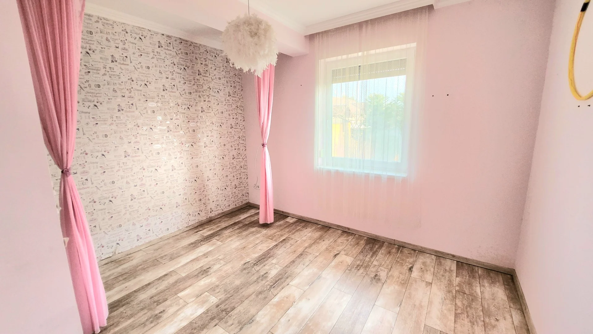 Eladó igényes családi ház Dunavarsányban – tágas terek, gondozott kert, kiváló elhelyezkedés! - Kép 8