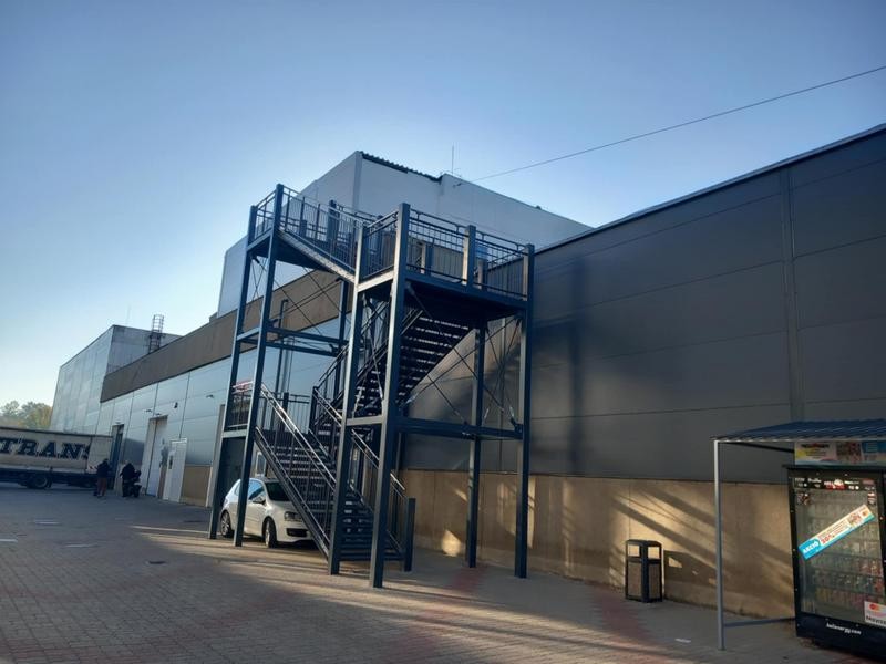 Kiadó 1627 m²-es Emeleti Iroda - Ipari / Szolgáltatói Helyiség – Rugalmasan alakítható, impozáns tér!