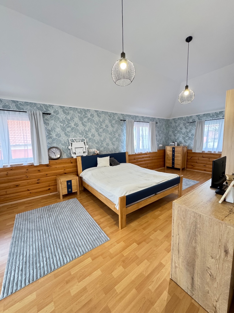 Belvárosban 5 hálószobás családi ház - Kép 8