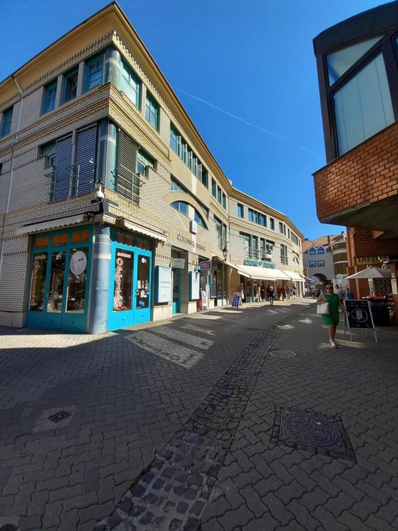 Eladó üzlethelyiség Pécs belvárosában, a Colonia-Passage Üzletházban!