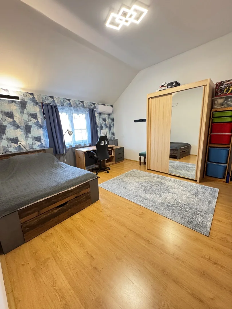 Belvárosban 5 hálószobás családi ház - Kép 3