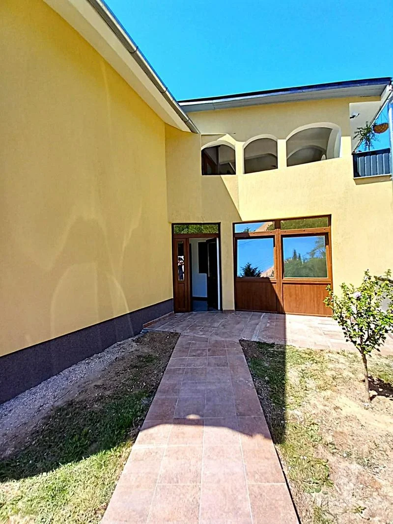 Eladó luxus lakás nagy terasszal - Kép 12