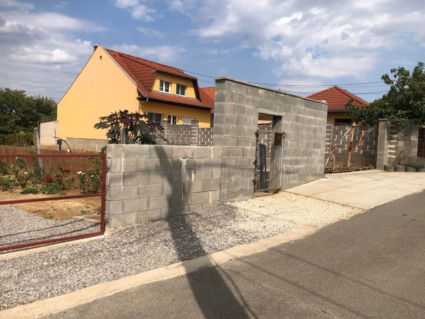 Rózsadombon építési telek eladó