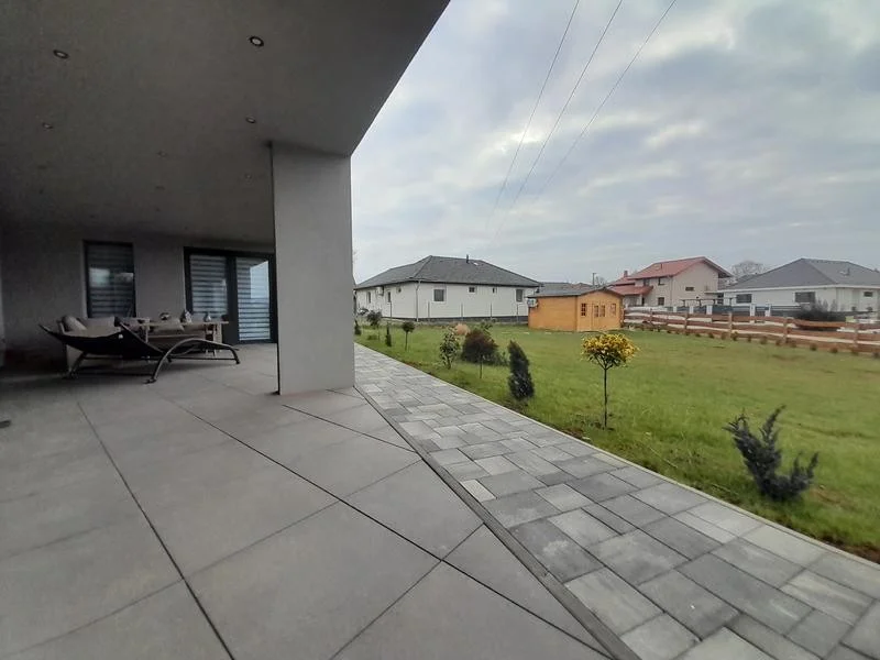 Eladó modern okos ház Újhegyen - Kép 16