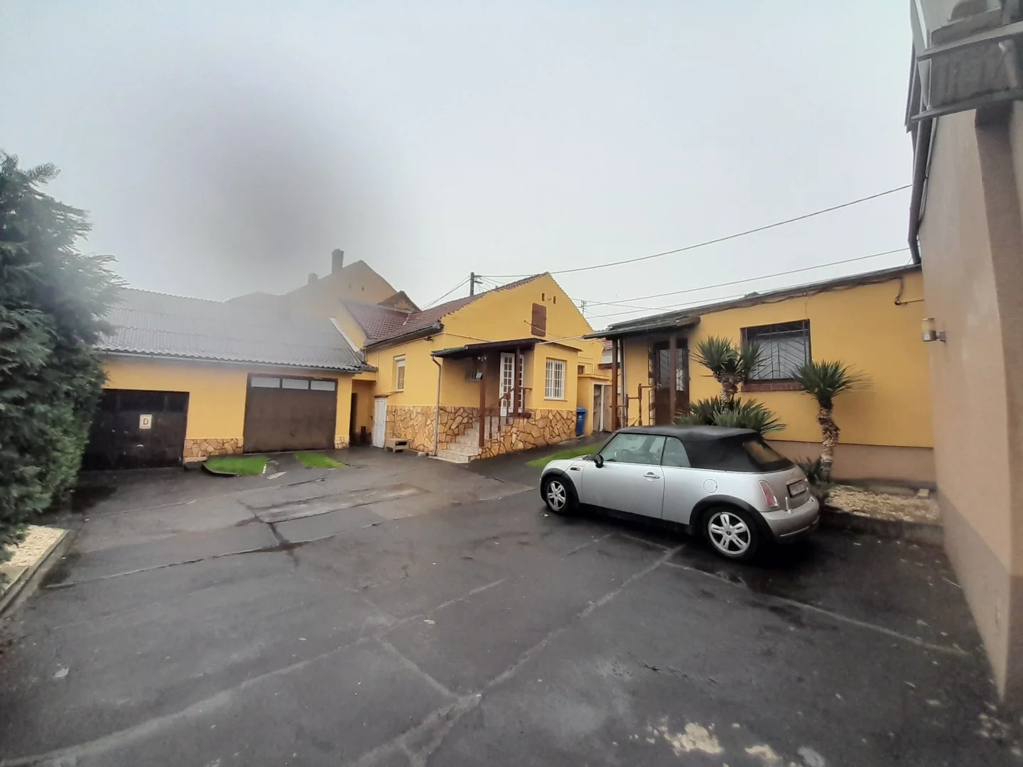 Pécsett 146m2-es ház, műhellyel eladó - Kép 9