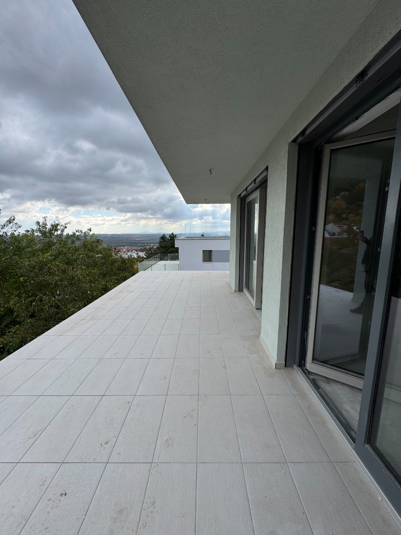 Eladó új építésű örök panorámás luxus penthouse iroda - Kép 5