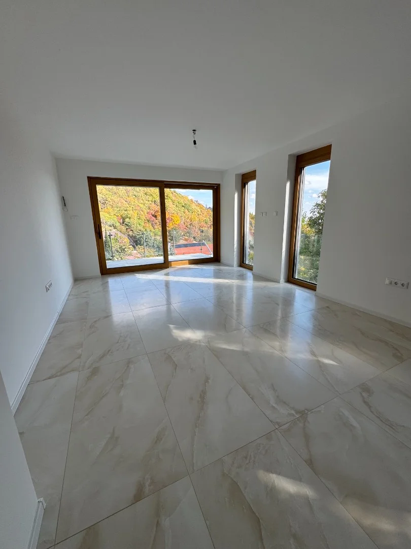 Eladó tégla lakás Pécsen - Kép 2