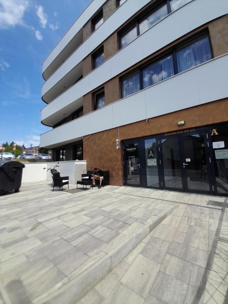 Eladó egyetemvárosi ingatlan! - Kép 8