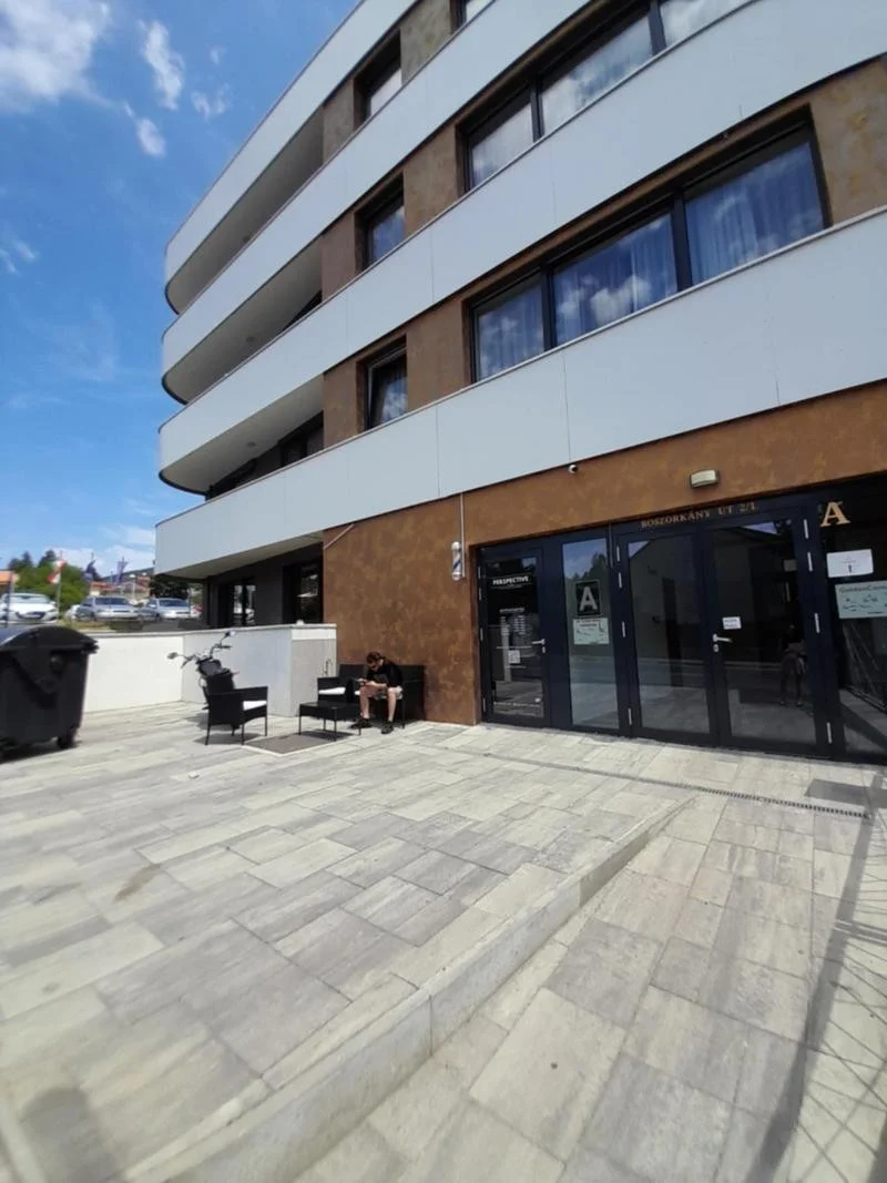 Eladó egyetemvárosi ingatlan! - Kép 8