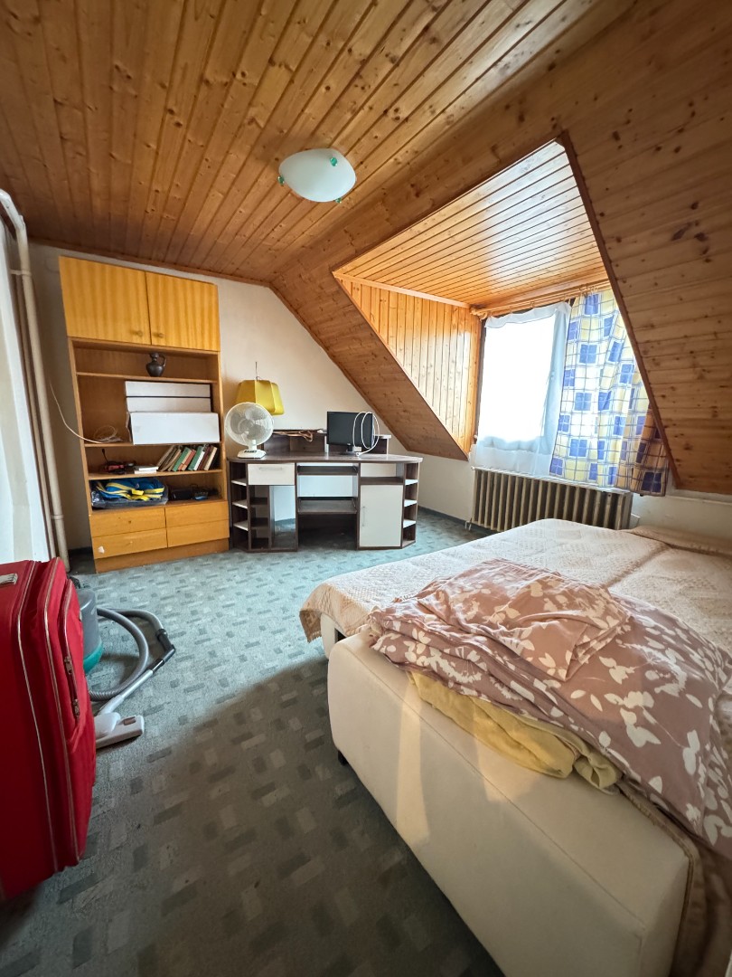 Eladó családi ház garázzsal - Kép 12