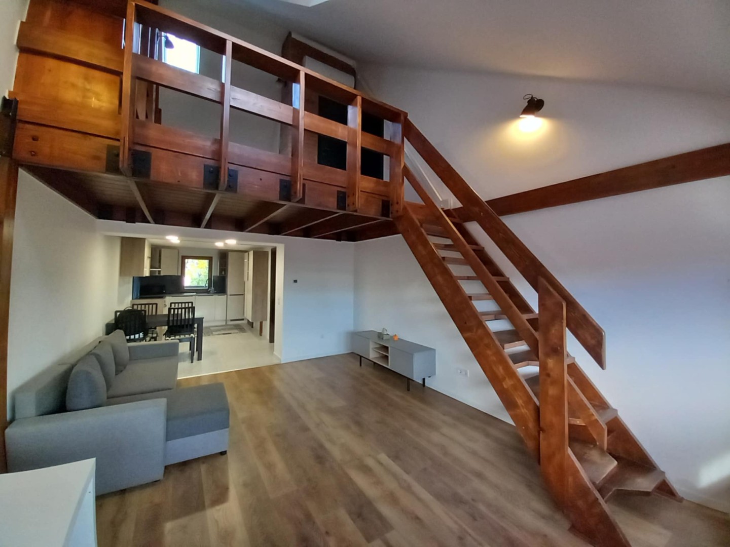 Pécs történelmi belvárosában 3 hálós felújított lakás