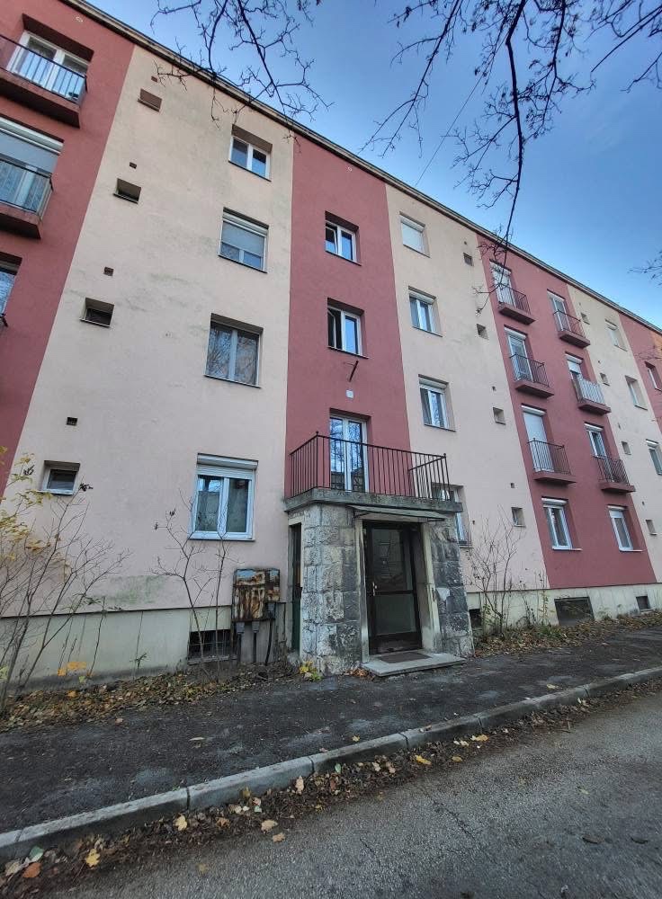 Tatabánya Óvárosban saját ízlés szerint formálható otthon