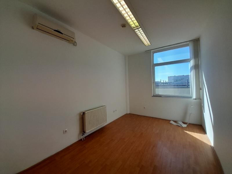 Pécs belvárosában iroda kiadó - Kép 8