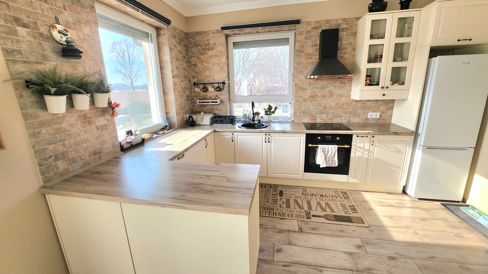 Eladó igényes családi ház Dunavarsányban – tágas terek, gondozott kert, kiváló elhelyezkedés! - Kép 12