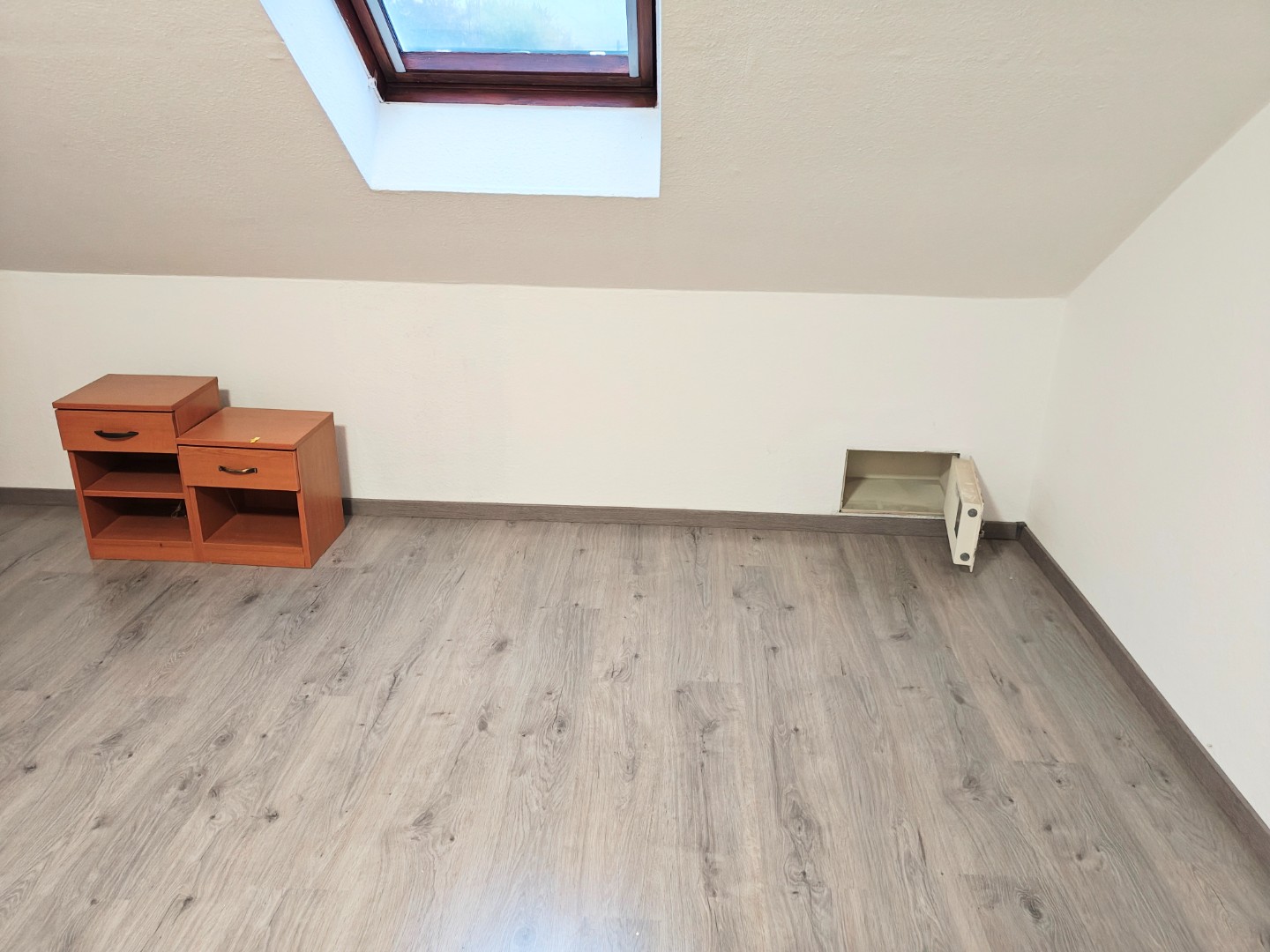 🏡 Eladó tetőteres családi ház Csepel határán – medencével, dupla garázzsal! - Kép 14