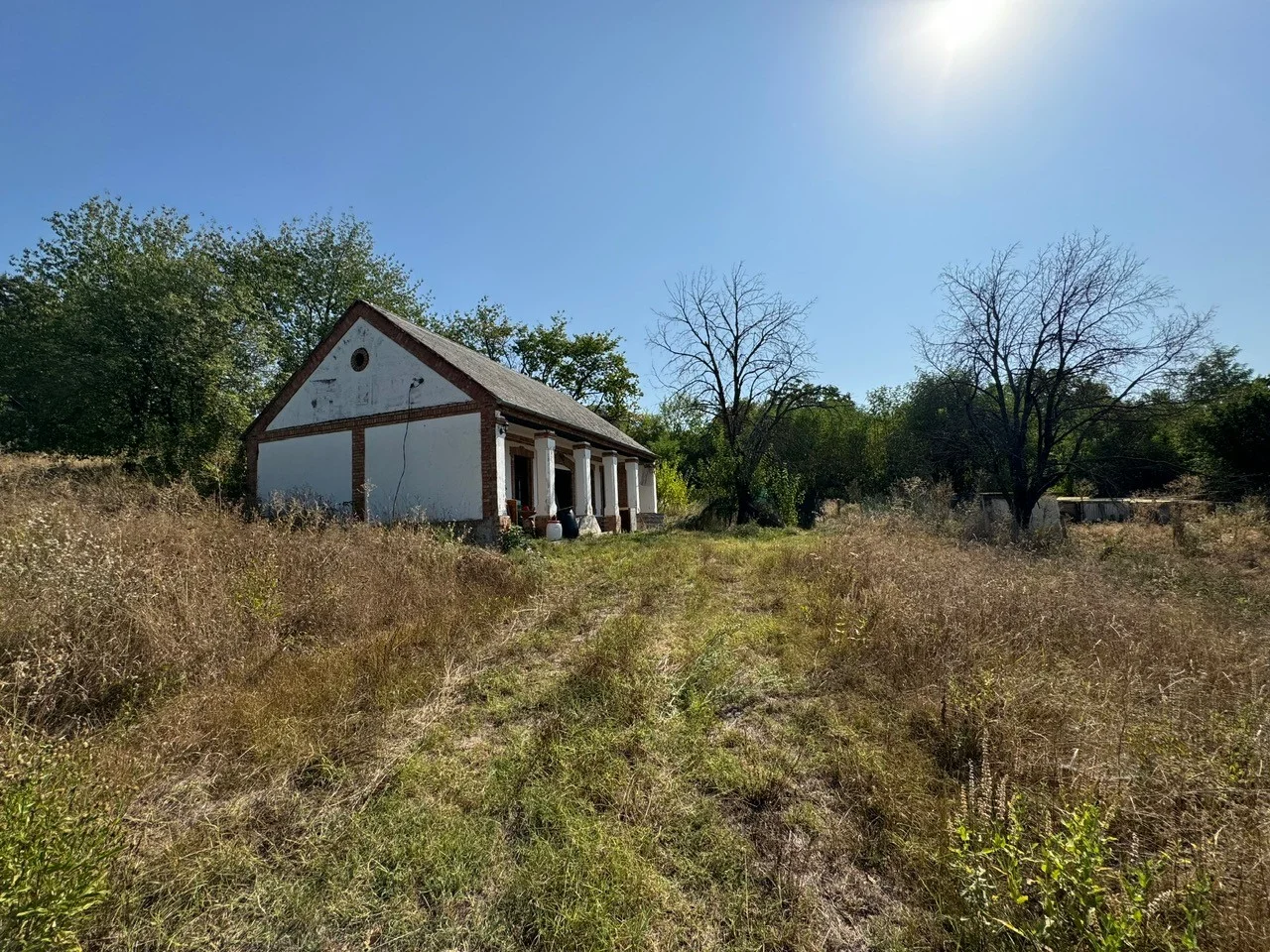 Eladó tanya lakható épület - Kép 4