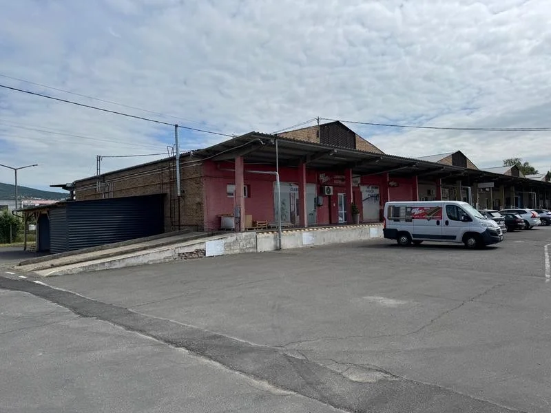 Kiadó kereskedelmi ingatlan raktárral! - Kép 4