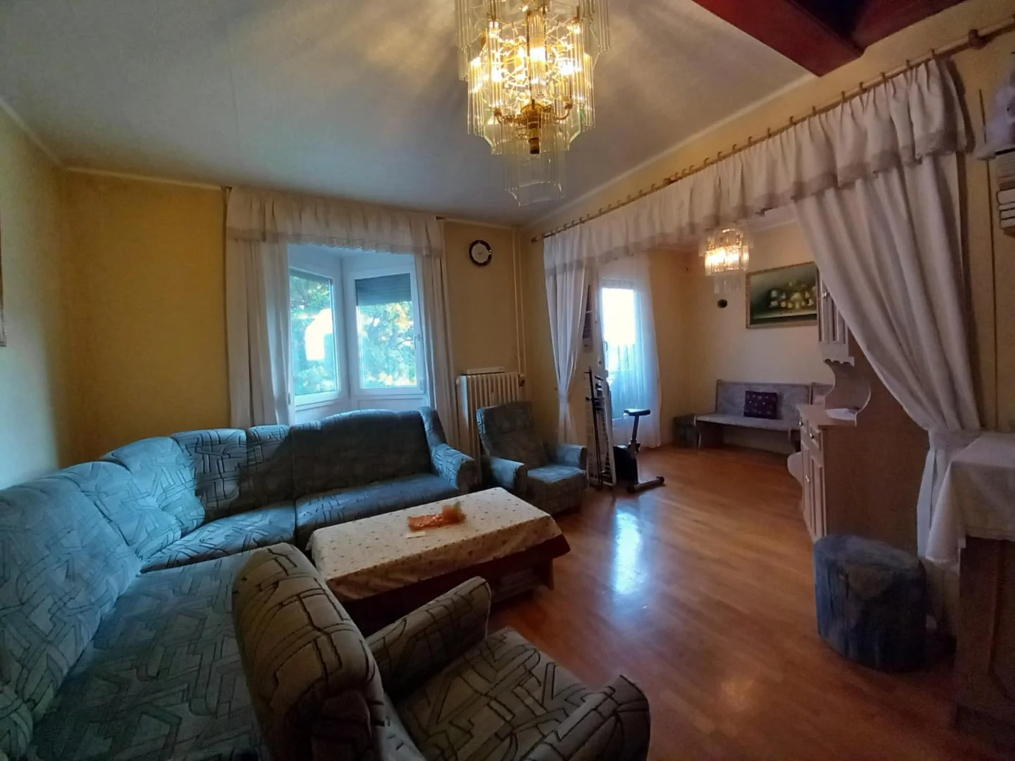 Belvárosi 4 hálós lakás eladó - Kép 2