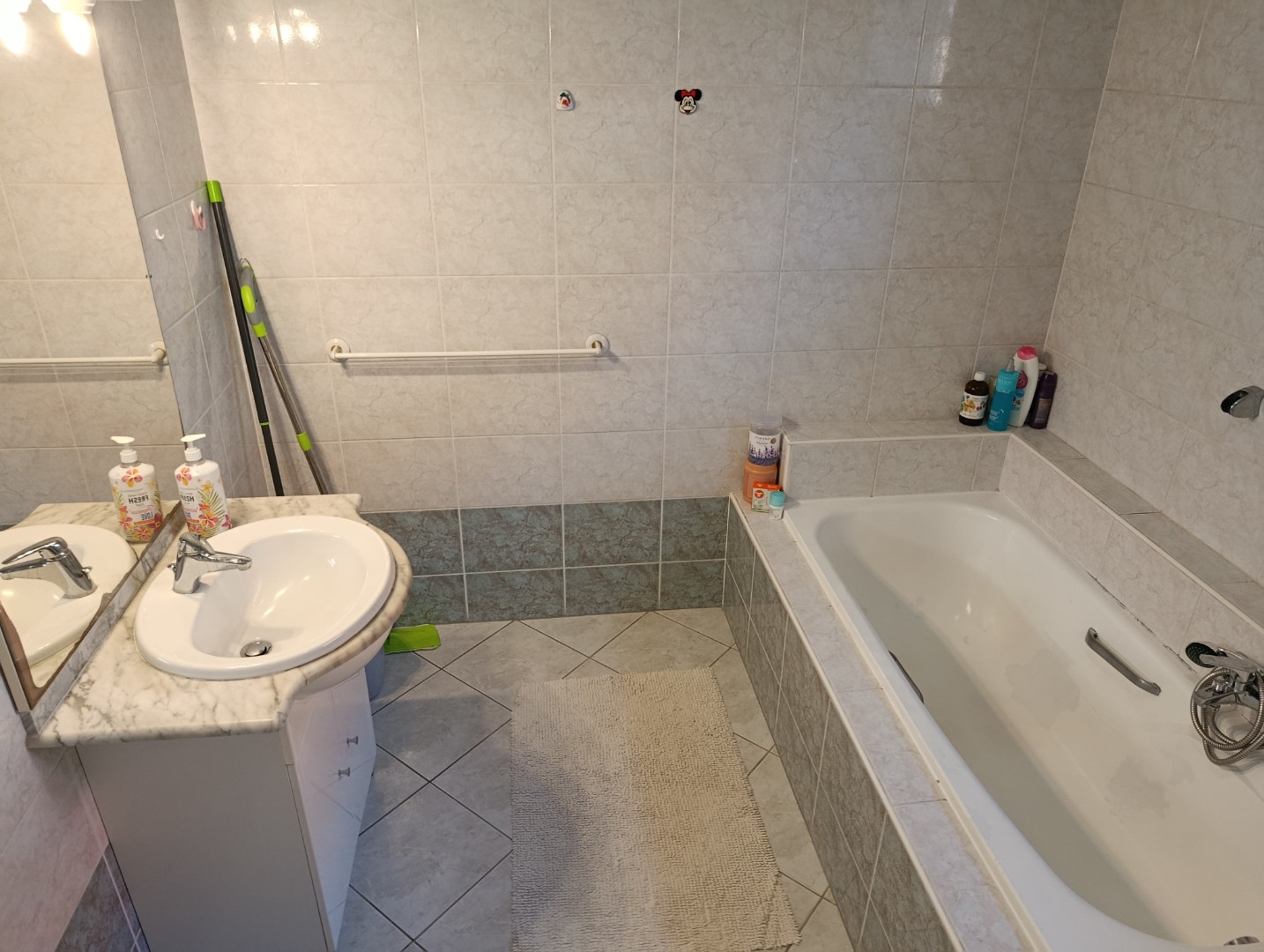 Veresegyház Pamut tó közelében kiváló állapotú, 5 szobás, 2 fürdős, erkélyes, teraszos családi ház - Kép 14