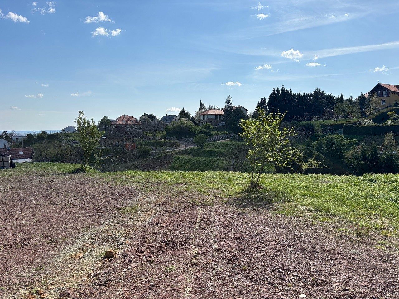 Pécs Donátusi részen zöldövezeti, városi panorámás építési telek eladó! - Kép 3