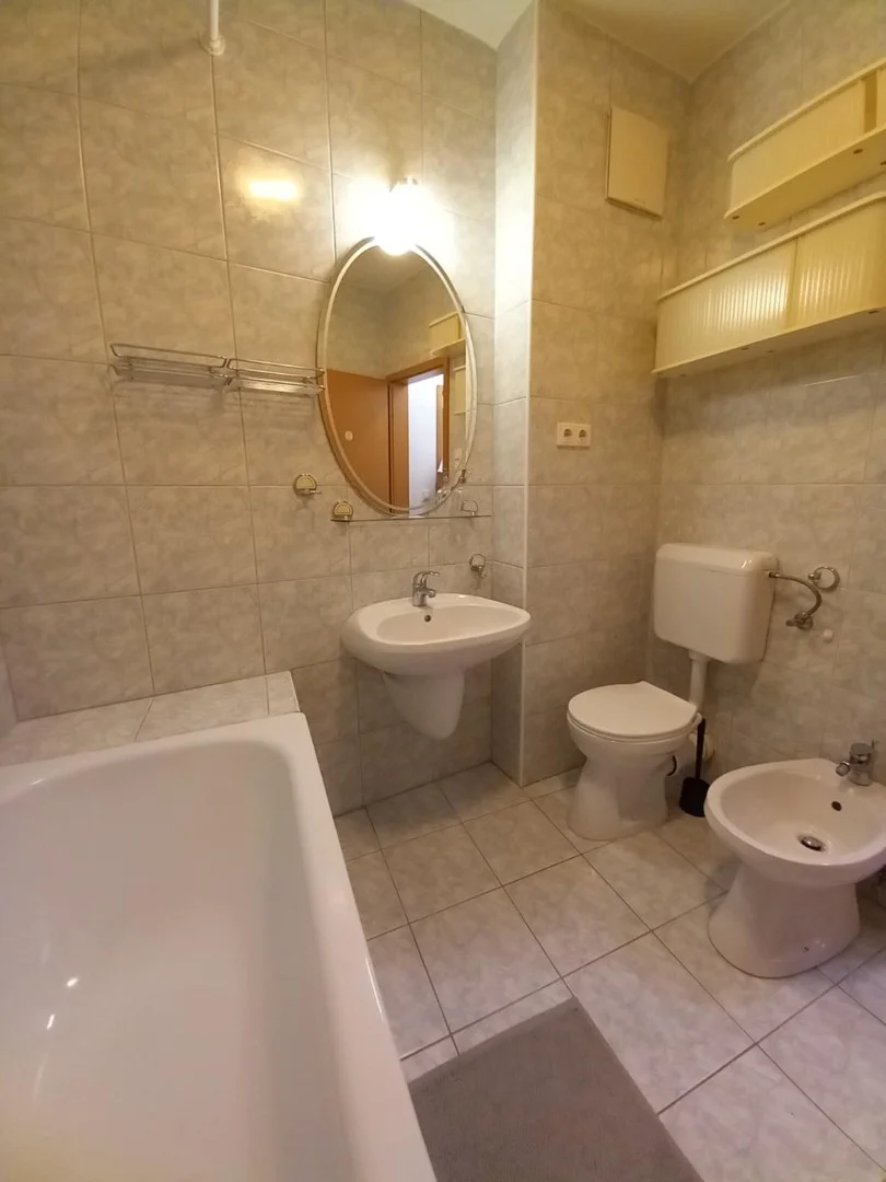 Pécs belvárosában a Barbakán téren 2 hálós lakás kiadó - Kép 9