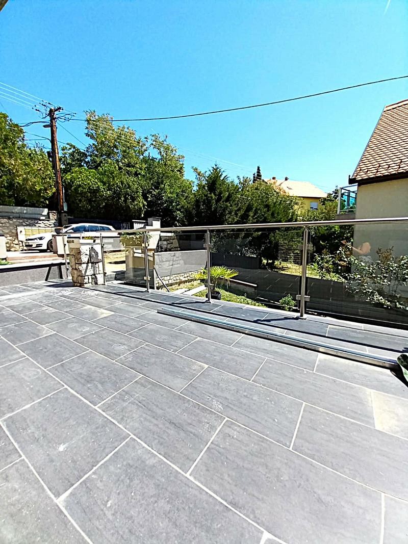 Eladó luxus lakás nagy terasszal - Kép 9