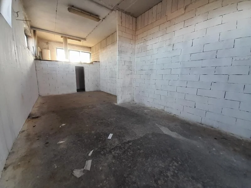 Pécs Belvárosában raktár kiadó