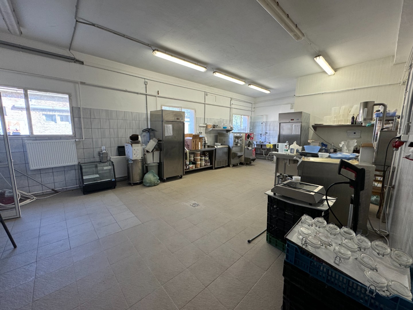 Eladó telephely/raktár - Kép 3