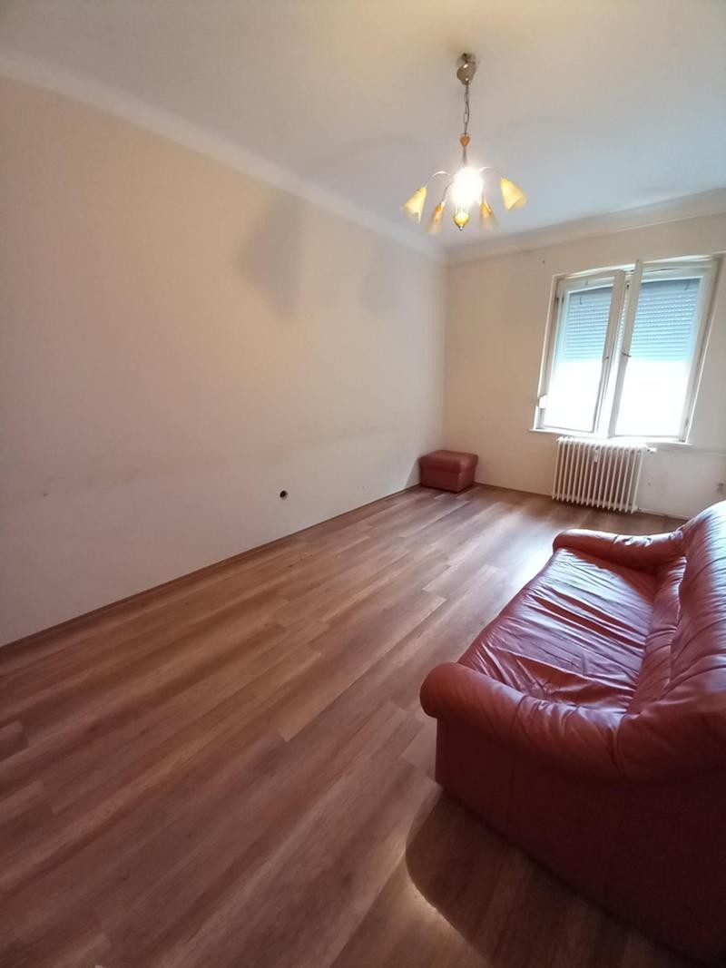 Pécsett a Zsolnay negyedben 2 szobás, erkélyes tégla lakás eladó - Kép 3