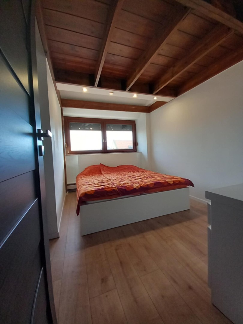 Pécs történelmi belvárosában 3 hálós felújított lakás - Kép 13