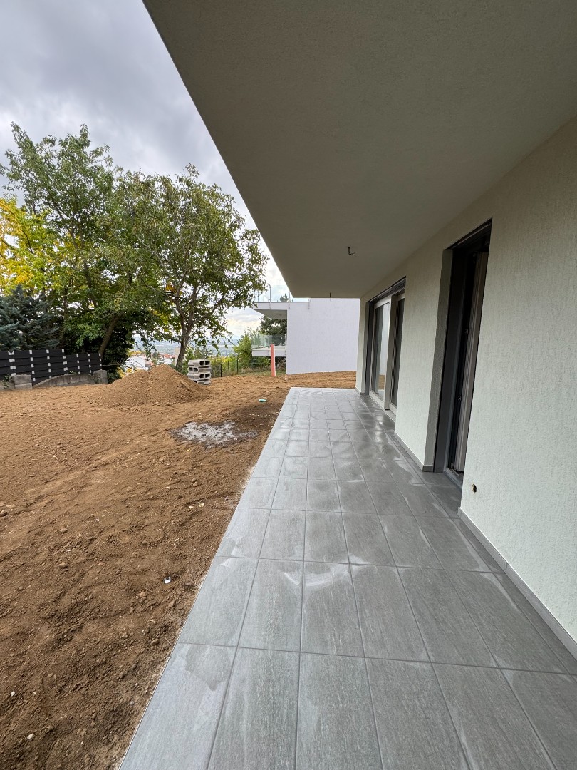 Új luxus lakás panorámával, kertkapcsolattal eladó a Mecseken - Kép 2