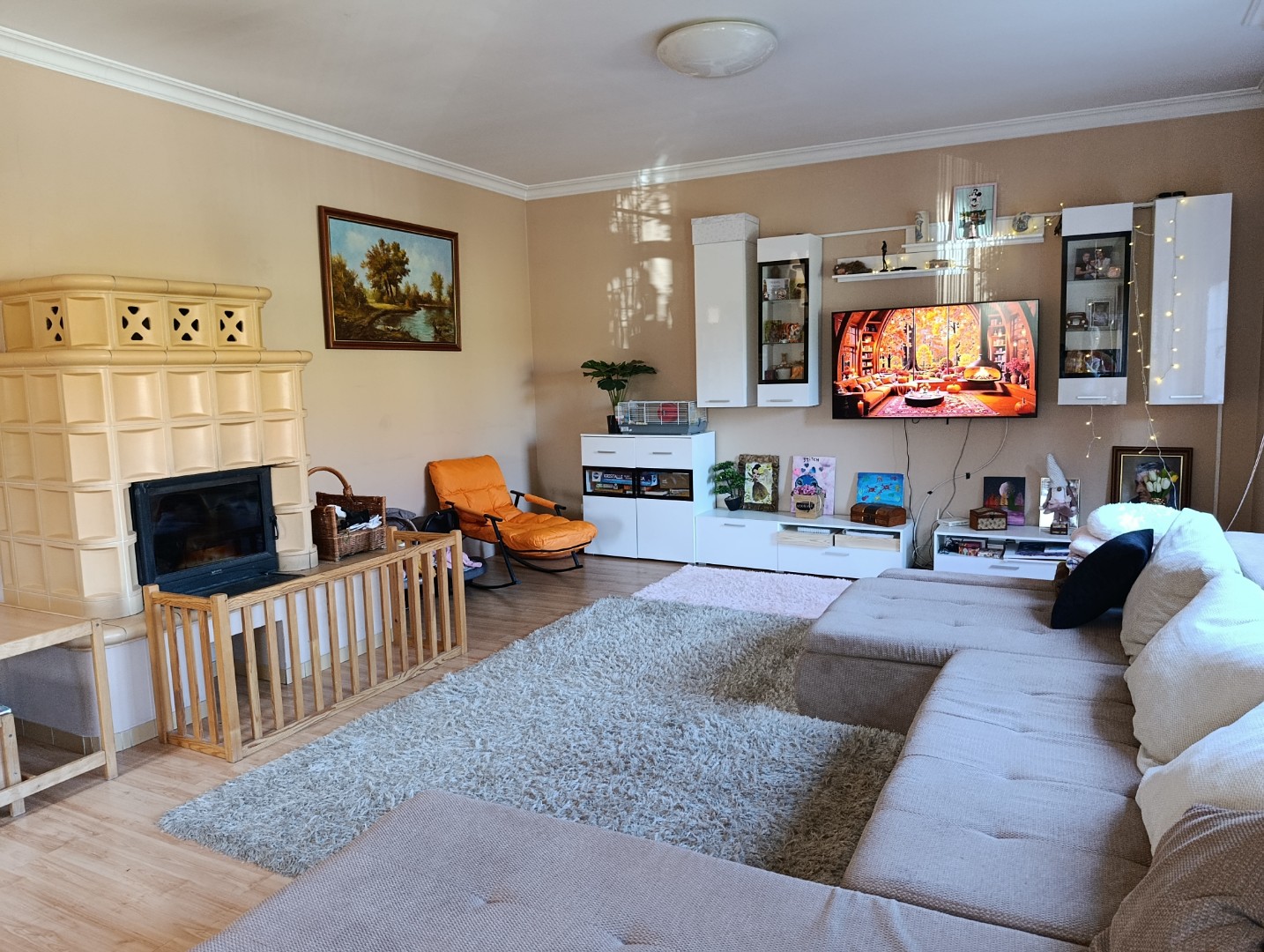 Veresegyház Pamut tó közelében kiváló állapotú, 5 szobás, 2 fürdős, erkélyes, teraszos családi ház - Kép 2