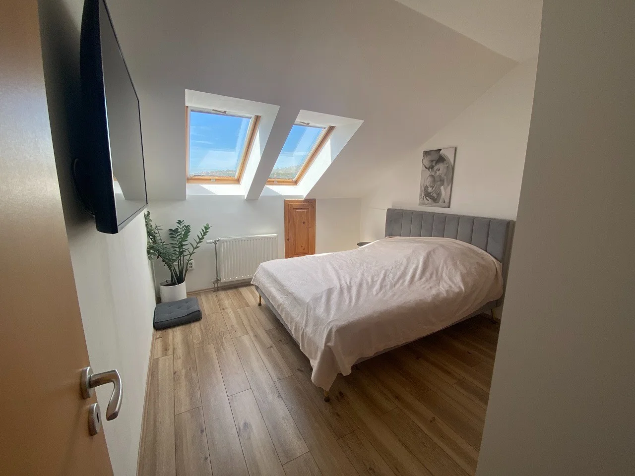 Pécsett a Diósi városrészen újszerű, lakóparki, panorámás, 2,5 szobás, tégla lakás, önálló garázzsal eladó! - Kép 10