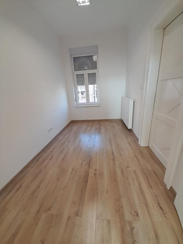 Kiadó belvárosi iroda Pécsen - Kép 5