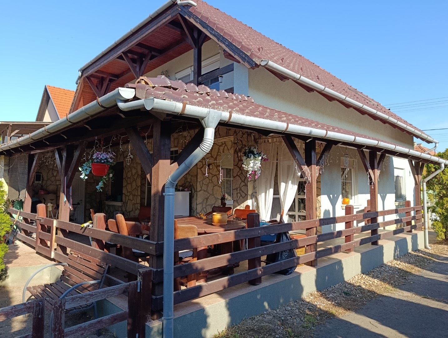 Veresegyház Pamut tó közelében kiváló állapotú, 5 szobás, 2 fürdős, erkélyes, teraszos családi ház - Kép 3