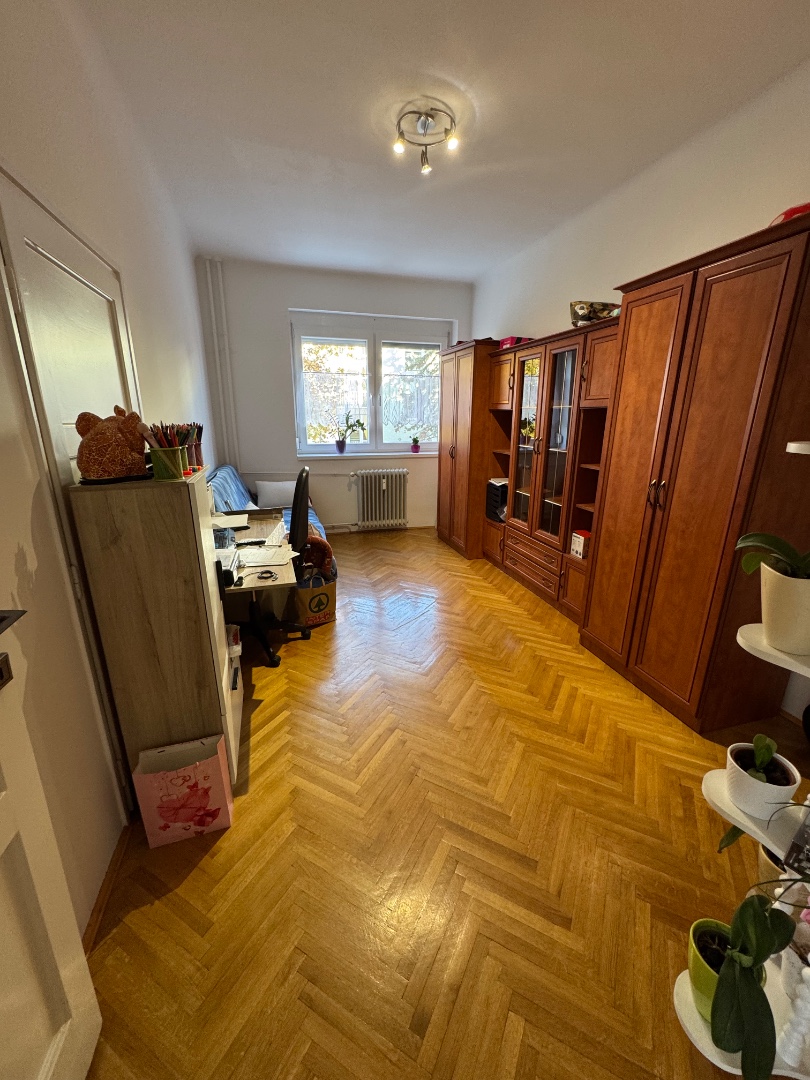 Zsolnay Vilmos utcában 3 szobás, erkélyes tégla lakás eladó! - Kép 4