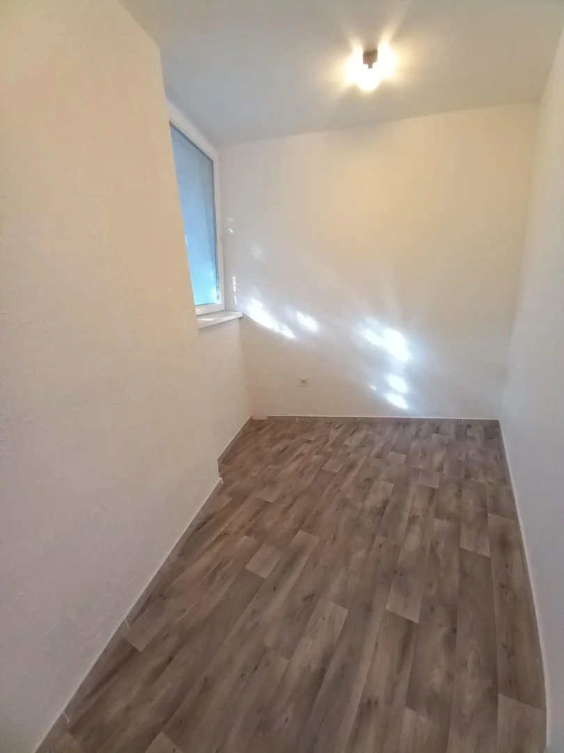 Pécs belvárosában utcafronti üzlethelyiség eladó - Kép 5