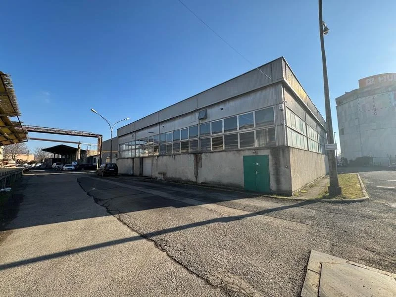 Pécs Belvárosában raktár kiadó