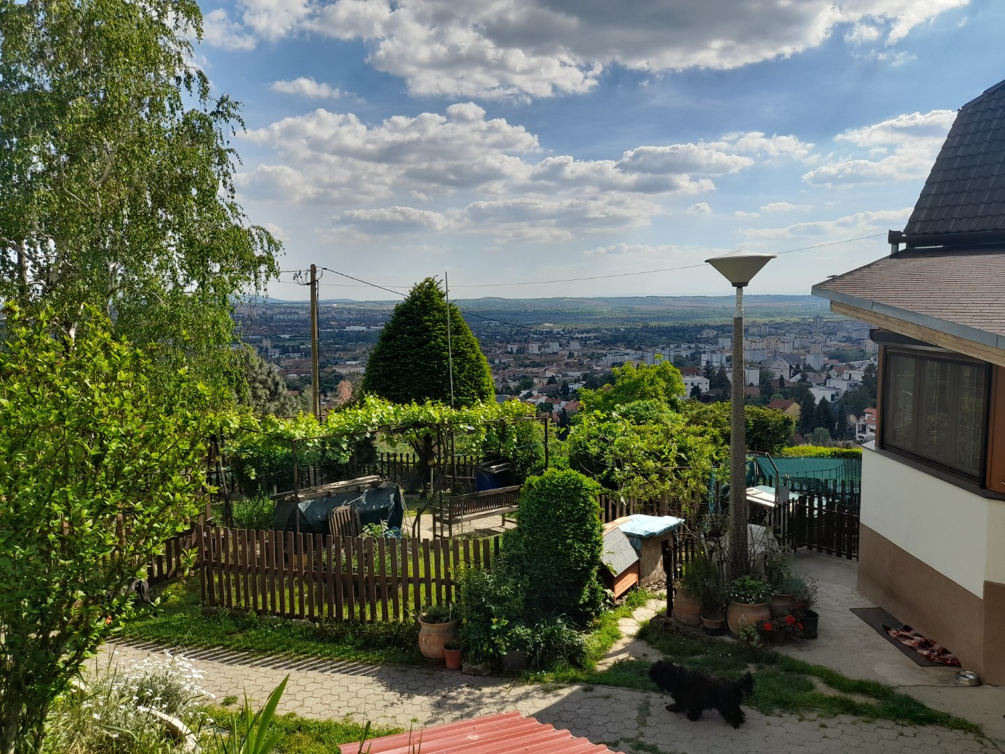 Mecsek-oldalban örökpanorámás 4 hálós, 2 fürdős, napelemes ház eladó - Kép 4